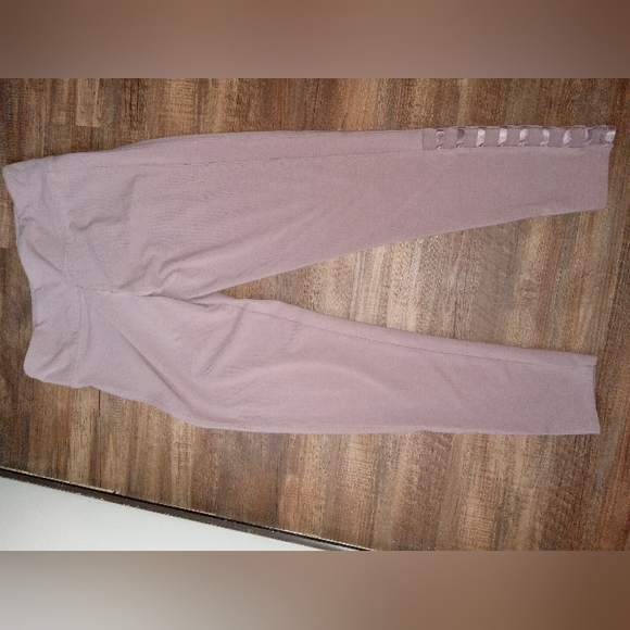 ❤️❤️ SOLD ON MERCARI ❤️❤️ - Picture 1 of 4